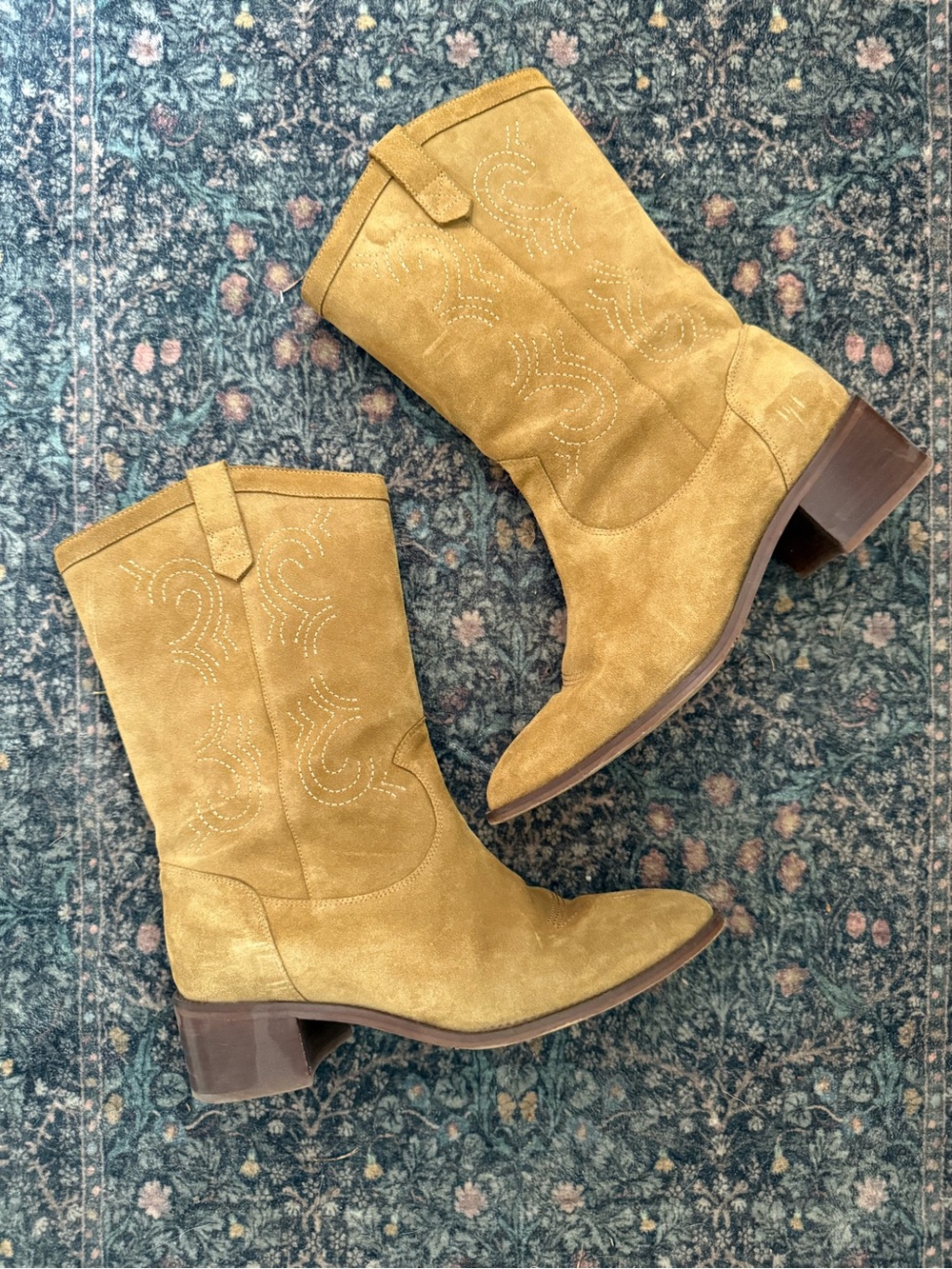 Excellent condition Sézane Ivana Low Suede Western Heeled Boots